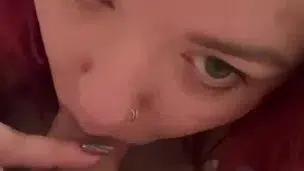 Прервала игру друга за компьютером для минета