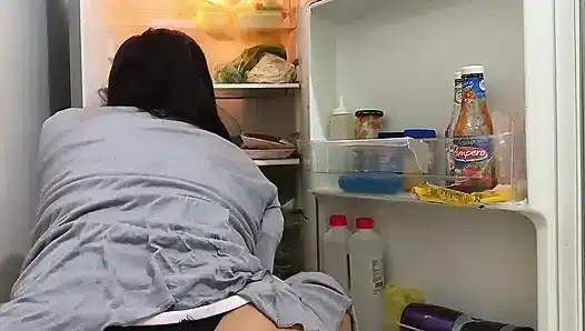 I masturbate with a huge cucumber in my hot, juicy pussy, making myself squirt – fetish