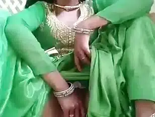 Indian Muslim aunty pussy fingering