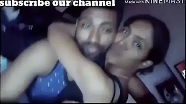 Lanja kasi tho muddulu peduthundi