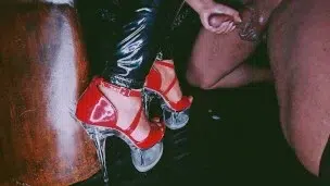 LittleMissTipToes – Dominant Goddess Milks Her Submissive Over Red High Heels