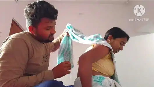 Sadi Vali bhabhi xxx – bhabhi Apne devar ka sar ki masaj kar rahe hain uske bad devar bhabhi ko ek nai Sadi dilata hai bhabhi aaj khush he.