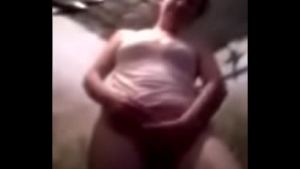 Esposa infiel manda videos a cambio de dinero