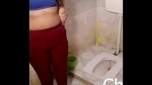 indian girl live webcam show direct from her bathroom