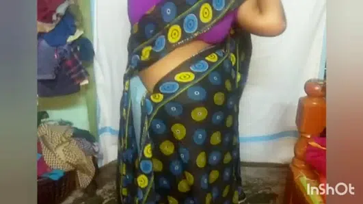 Kerala malayali housewife saree changing in village homemade