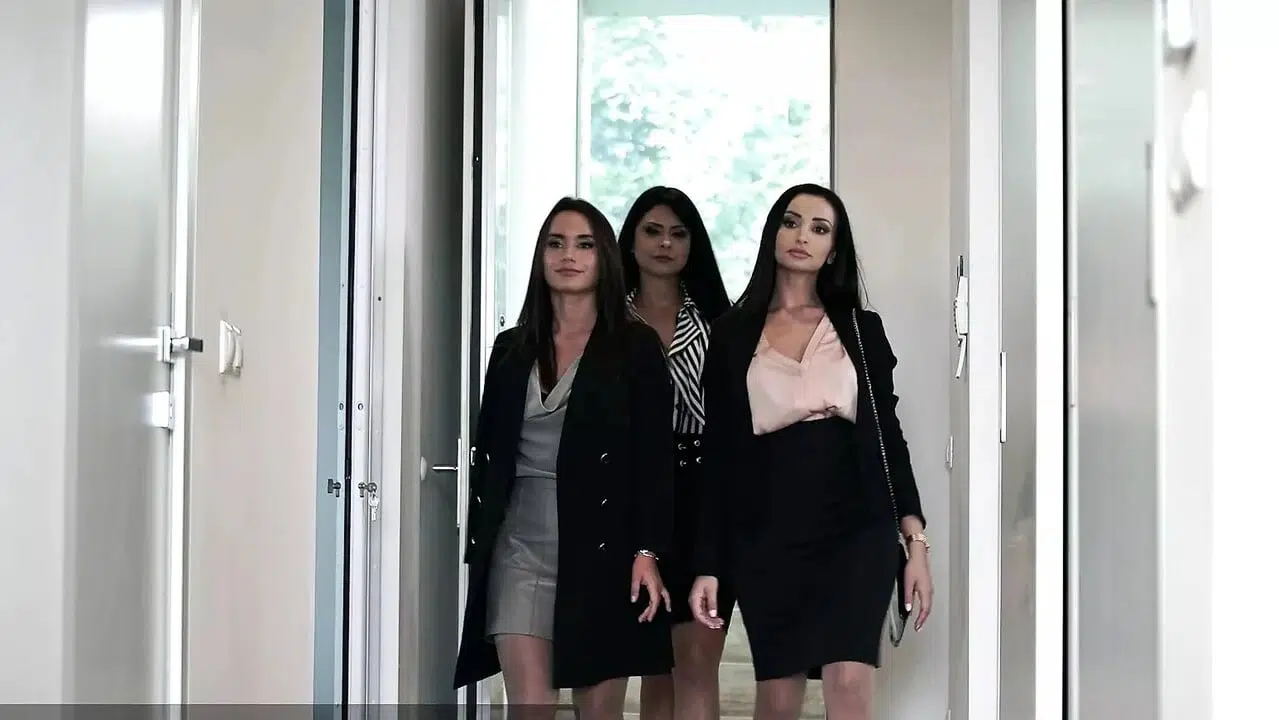 Mariska, The perfect secretary