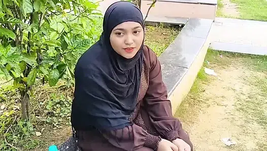 Poor Muslim Hijab Girl Paise Ke Liye Porn Video producer Se Chud gyi, Outdoor Garden Sex in Hindi