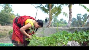 Indian desi Sabji Wala Bhabhi sex! Hindi Village Sex