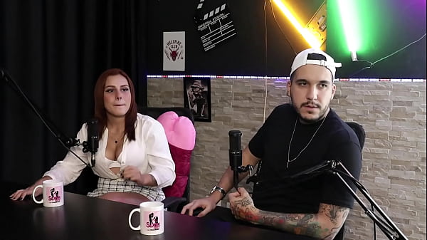 A mãe expulsou ela de casa, comentaram sobre harmonização de pênis, ela gosta de pau pequeno – Bia Ruyva & Jack Por (SHEER/RED)
