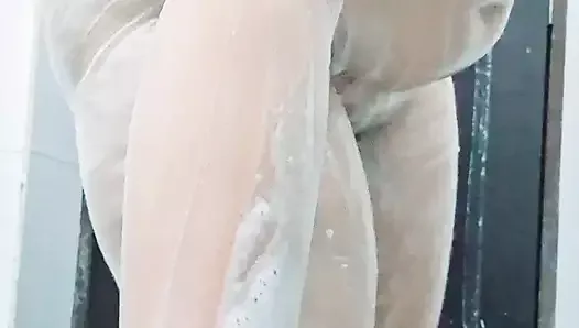My see me when I am bathing hot desi indian girl