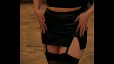 Ya viste a esta universitaria COGIENDO??? TE GUSTARIA VERLA MOVIENDO ESE CULOTE SIN ROPA??? MIRA SUS VIDEOS EN ESTE CANAL!!!