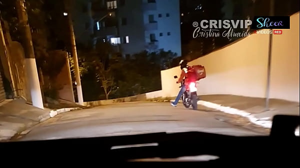 Engolindo porra de desconhecidos no mirante da lapa na frente do meu marido corno | Dogging 10 – Bukakke