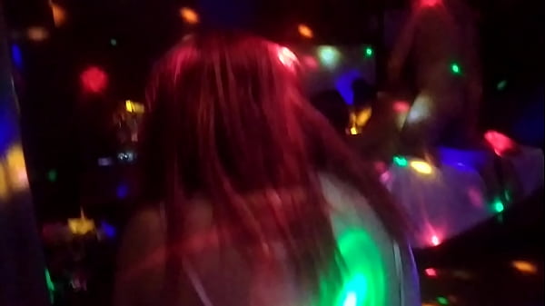 Esposa puta siendo cojida x un extraño