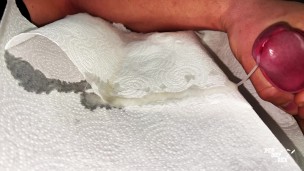 il mio grosso cazzo sborra voglioso di bocche calde perverse… bevi dal cannuccione