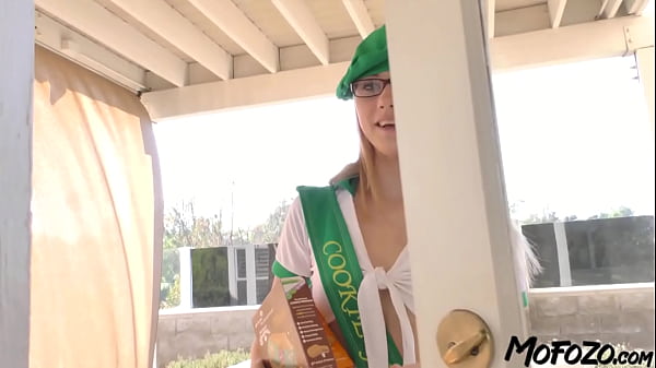 MOFOZO.com – 18 Year Old Girl Scout Sells Her Pussy